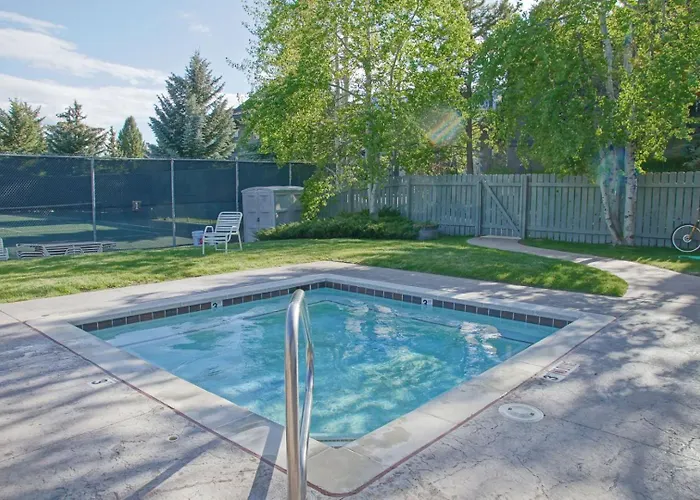Outdoor Pool, Private Sauna, 50yd To Moose Creek Lift, Flexible Bedding *