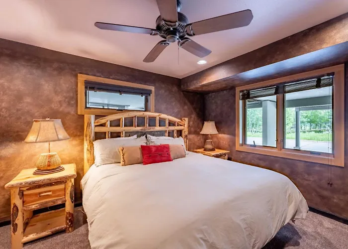 Outdoor Pool, Private Sauna, 50yd To Moose Creek Lift, Flexible Bedding *