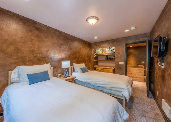 Outdoor Pool, Private Sauna, 50yd To Moose Creek Lift, Flexible Bedding Ferienhaus *